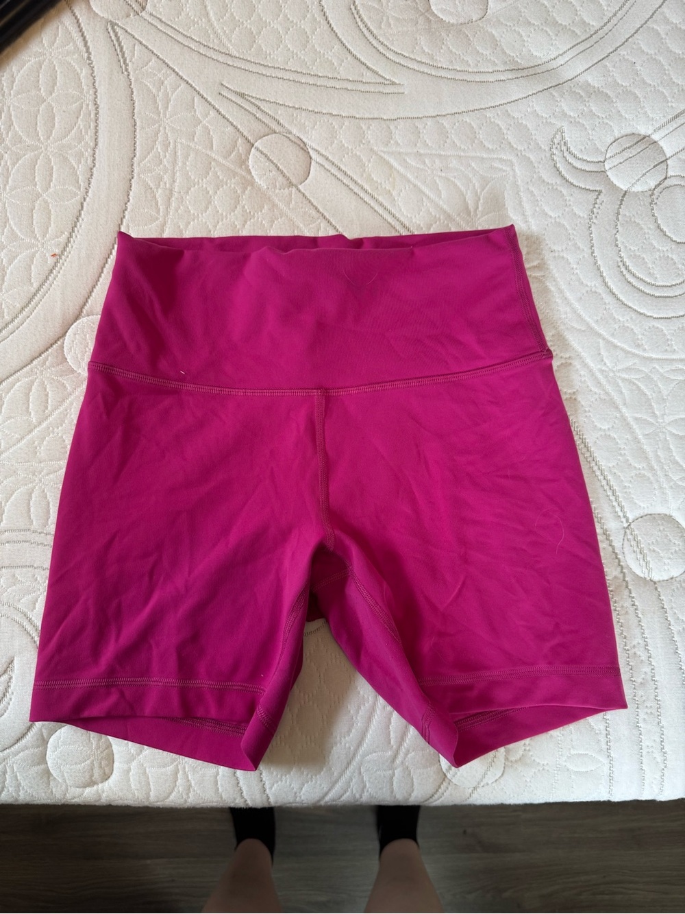 Lululemon older style tight shorts fuschia